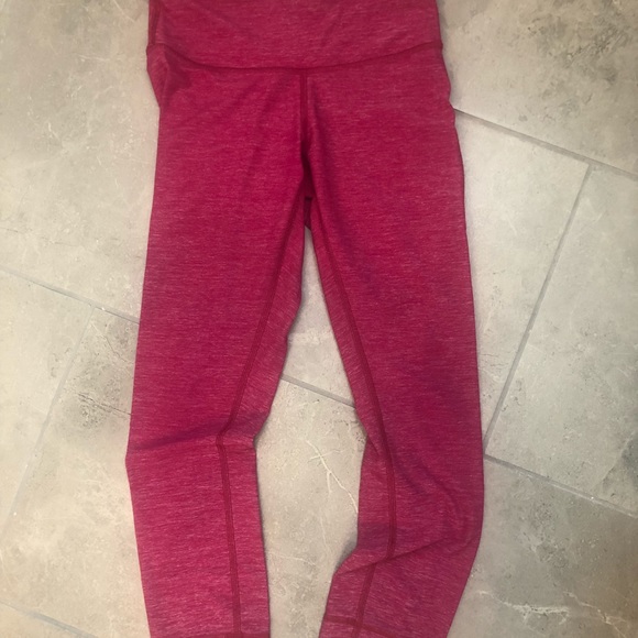 lululemon athletica Pants - Lululemon Wunder under crop size 4